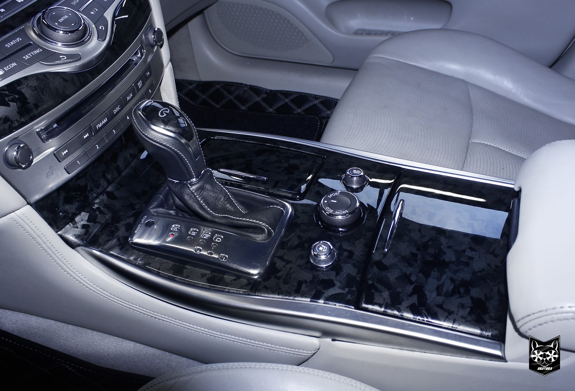 Infiniti Q70