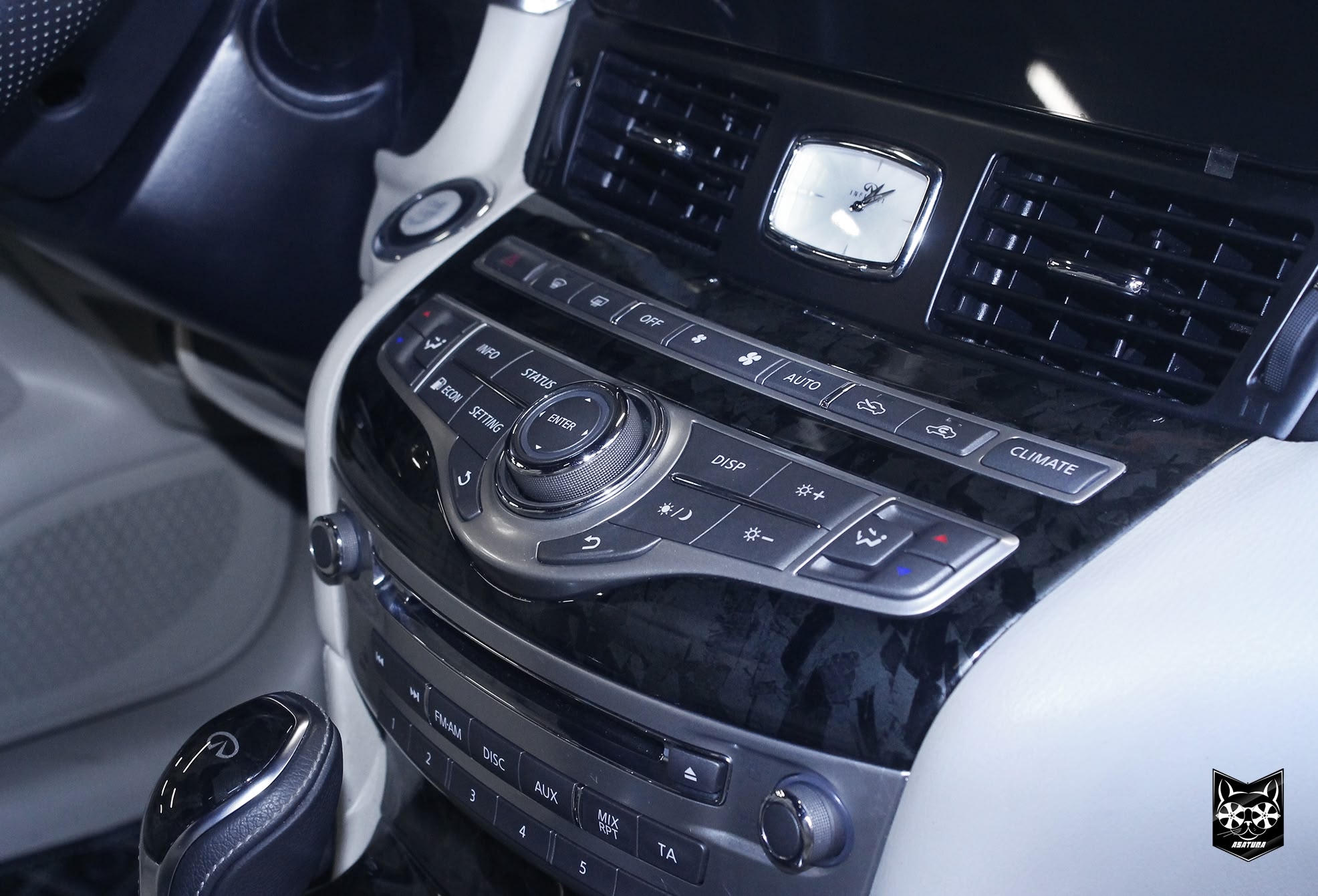 Infiniti Q70