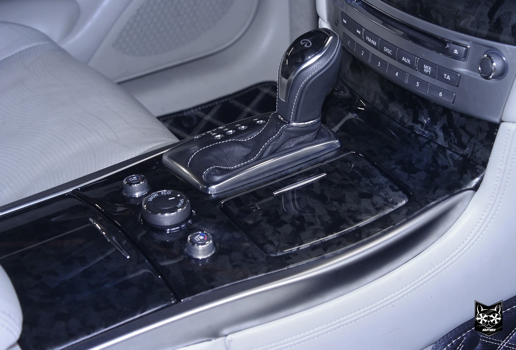 Infiniti Q70